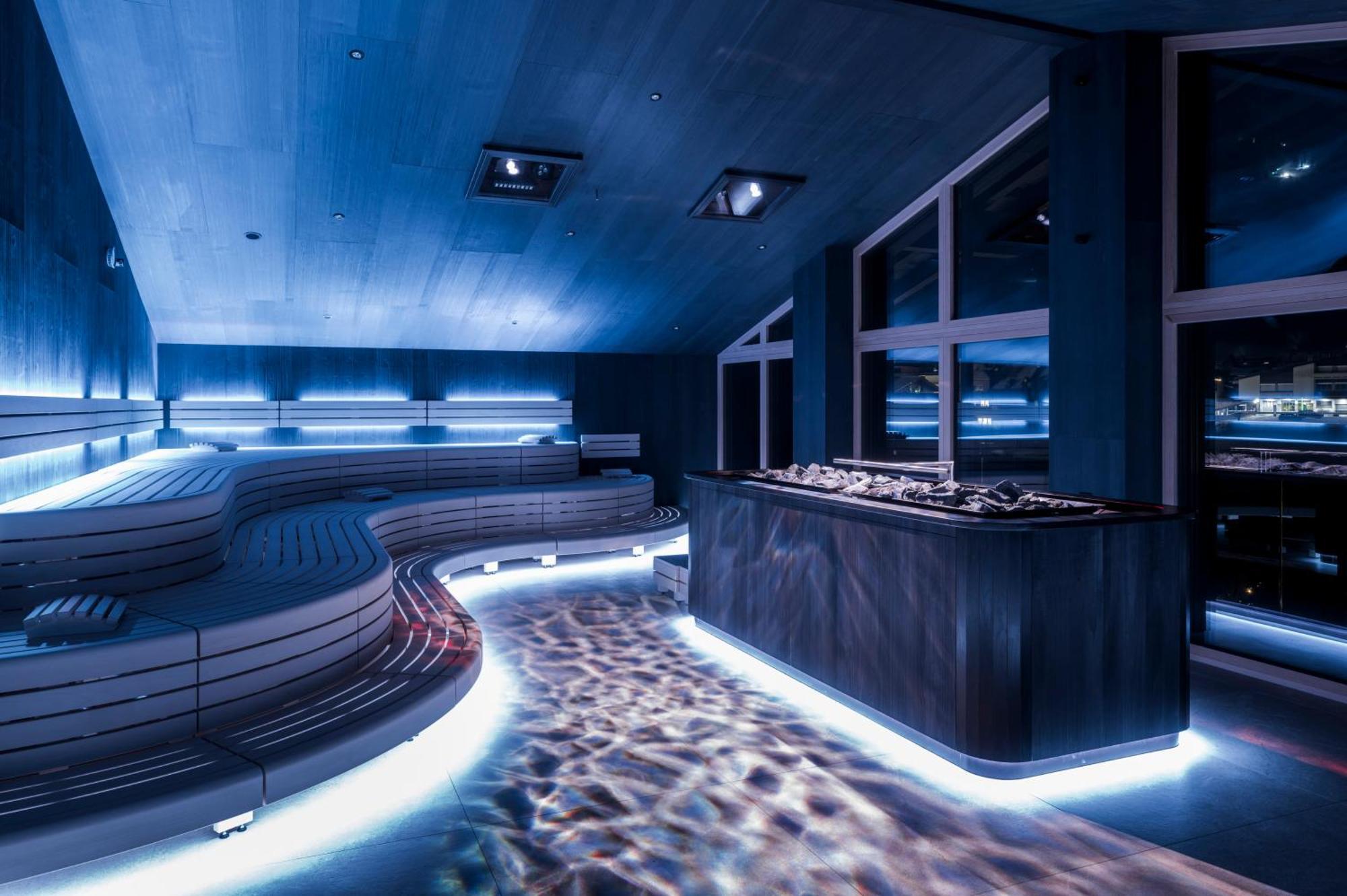 Hotel Neuhaus Zillertal 4*